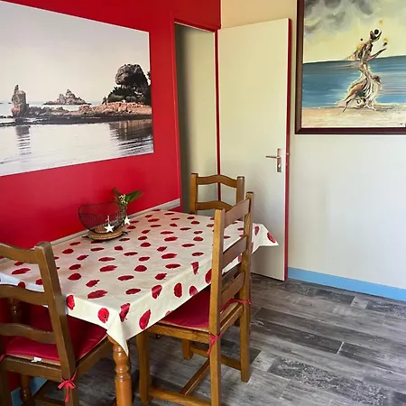 Arty Holiday home Louannec
